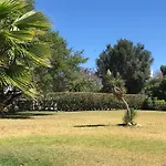 Villa C/ Piscina Próxima Da *