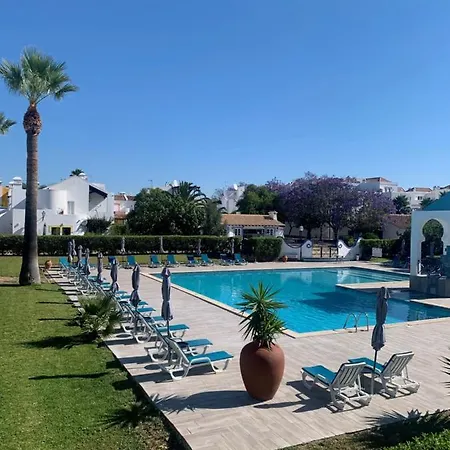 Villa C/ Piscina Proxima Da