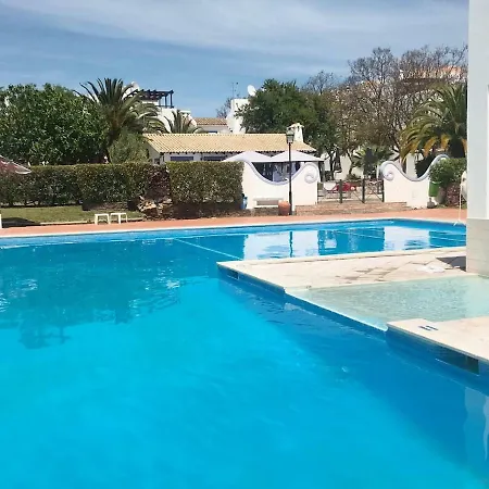 Villa C/ Piscina Proxima Da