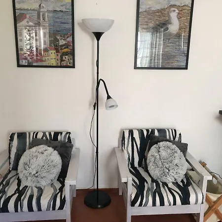 C/ Piscina Proxima Da *