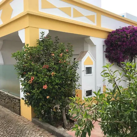 C/ Piscina Proxima Da *